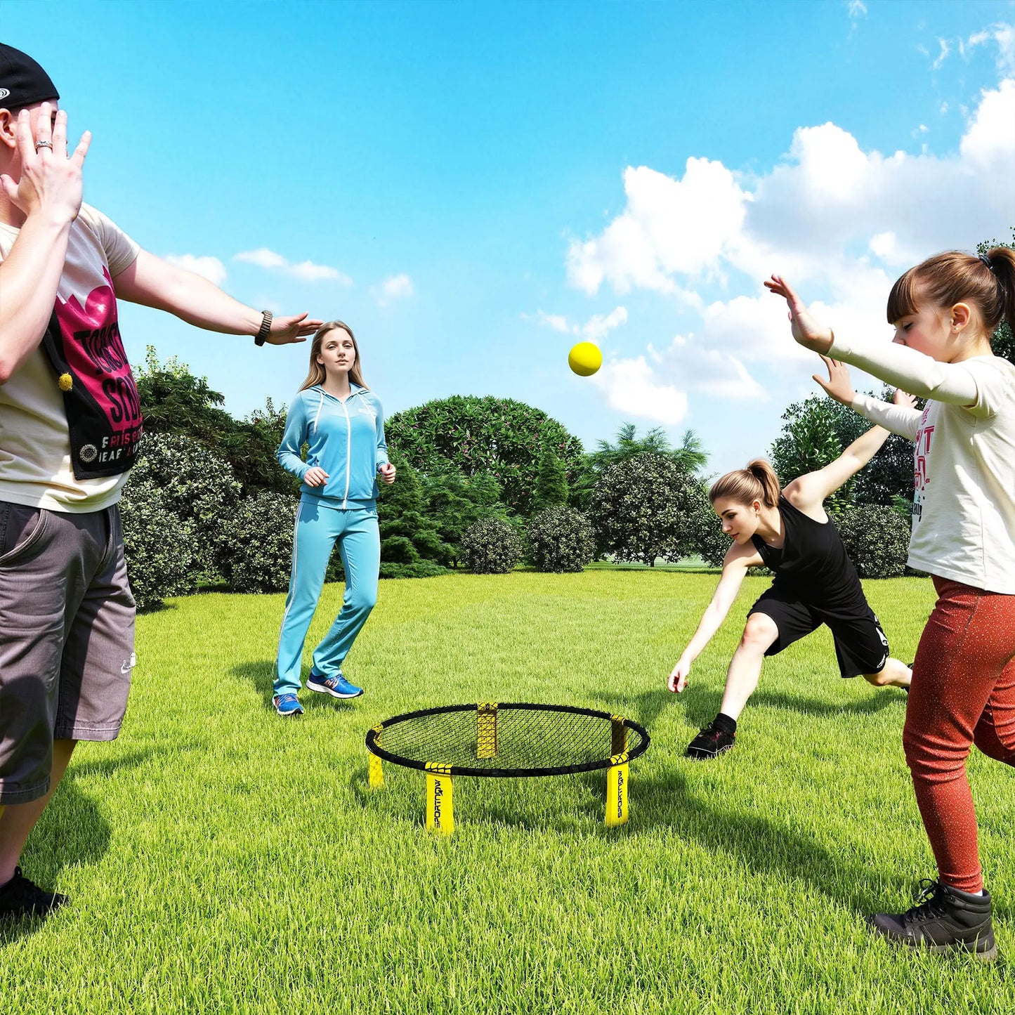 SPORTNOW Spike Ball Set, Beach Games Set with Net, 3 Balls and Ball Pump with Carrying Bag