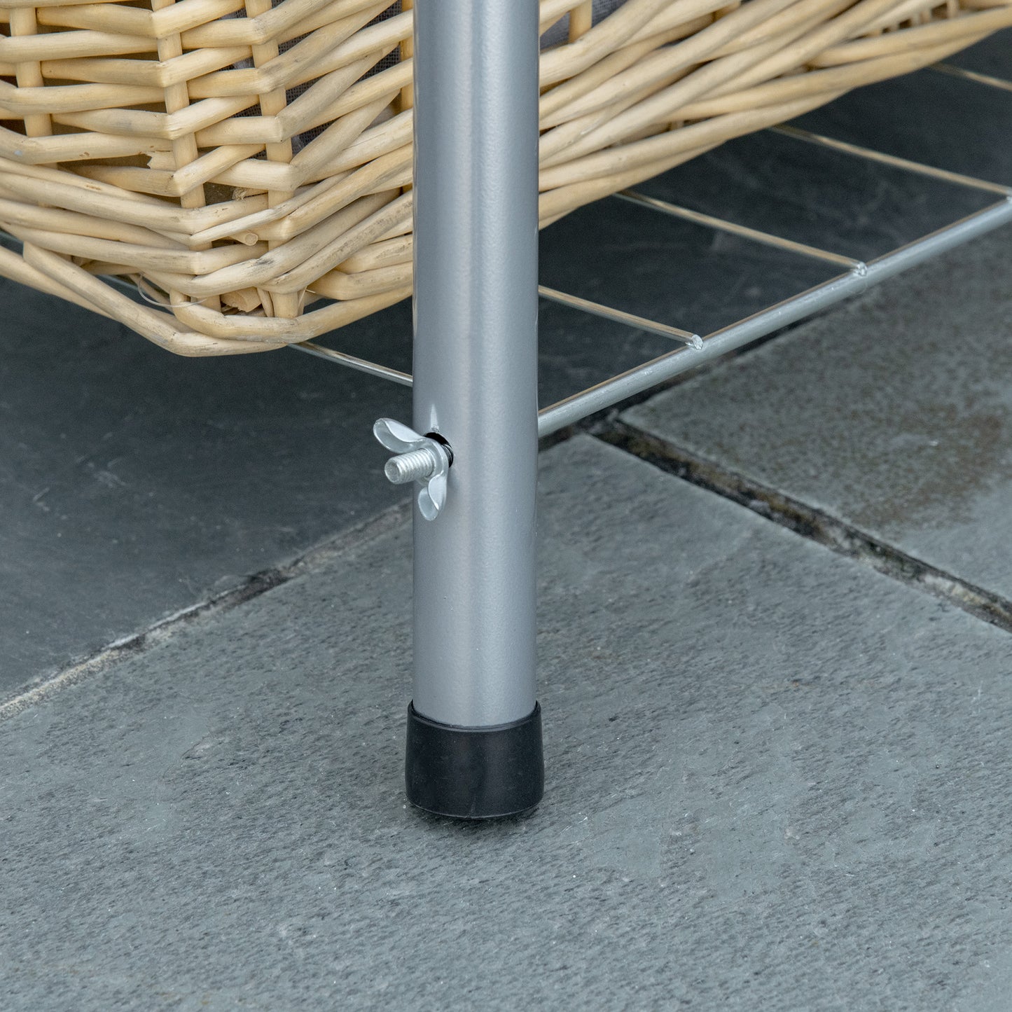 Outsunny Portable BBQ Charcoal Grill with 2 Wheels and Cooking Utensils, Smoker Grill with Lid for Outdoor Barbecues, Camping, Picnic, Courtyard